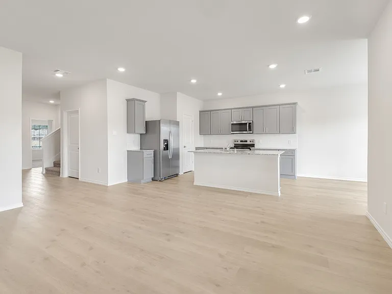 1574 Brooke Dr — Photo 4