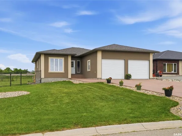 3 Iron Bridge TERRACE, Moose Jaw, SK S6J 0B5