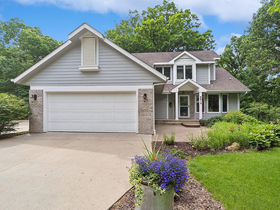 1st image of 6913 NE Berwick Dr