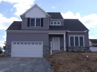 25 Centre Ct, Red Lion, PA 17356