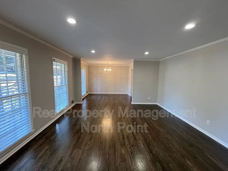 3434 Palace Ct — Photo 20