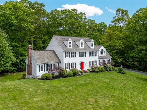 53 Arnold Way, Uxbridge, MA 01569