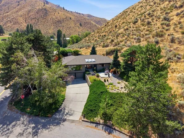 1030 Canyonside Road, Wenatchee, WA 98801