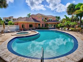 600 Uno Lago Dr, Juno Beach, FL
