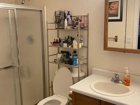 4th image of 180 Calabria Dr