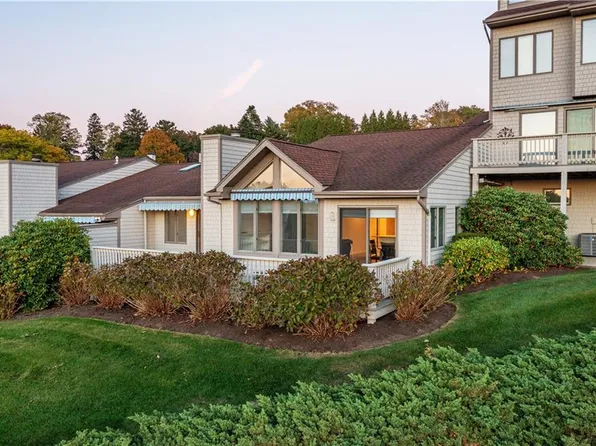 145 Windward Ln, Bristol, RI 02809