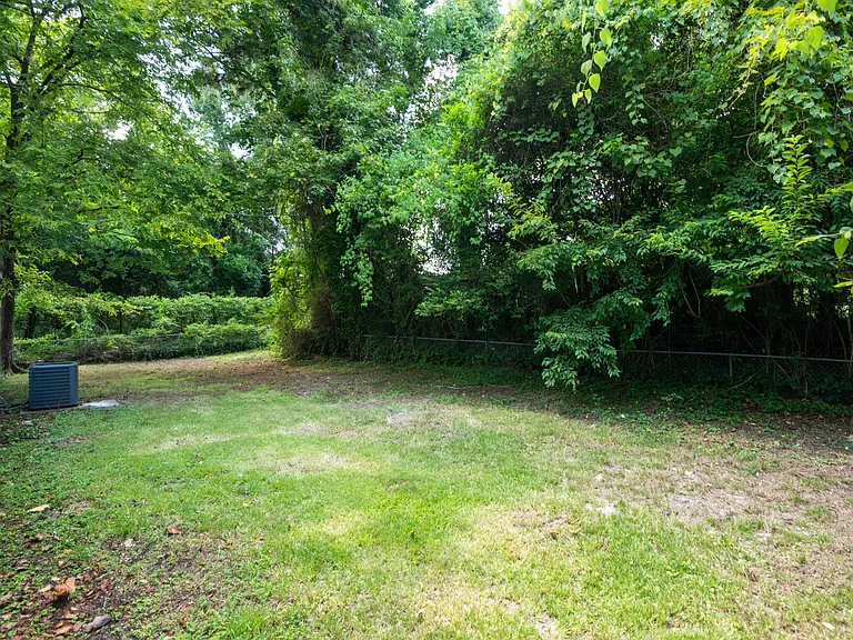 27 Bethune Ct — Photo 8
