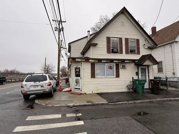 2 West St, Lowell, MA 01850