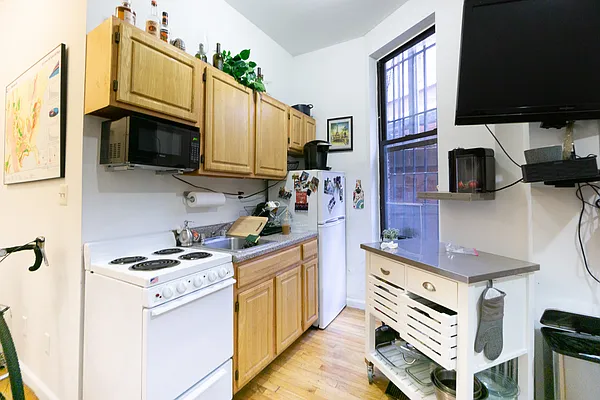 Rented by City Connections Realty | media 33