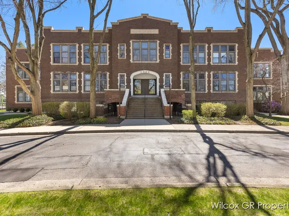 2006 Wealthy St SE APT 102, Grand Rapids, MI 49506