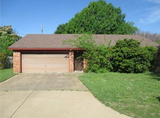 6222 Autumn Springs Ct, Arlington, TX 76001
