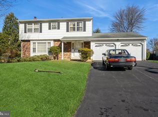 68 Colleen Cir, Ewing, NJ 08638