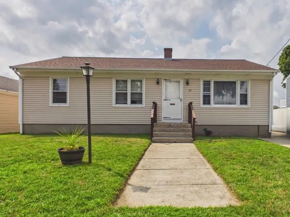 89 Sharon St, Cranston, RI 02910