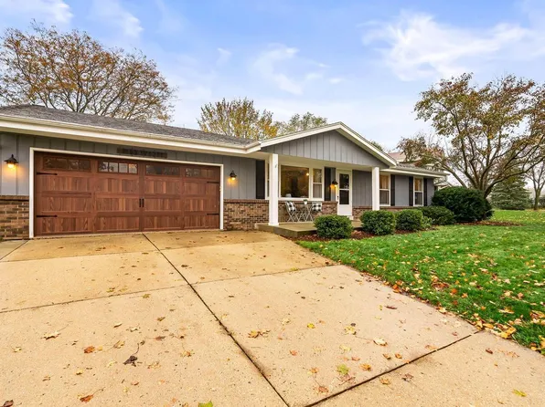 N83W6371 Fairdale DRIVE, Cedarburg, WI 53012