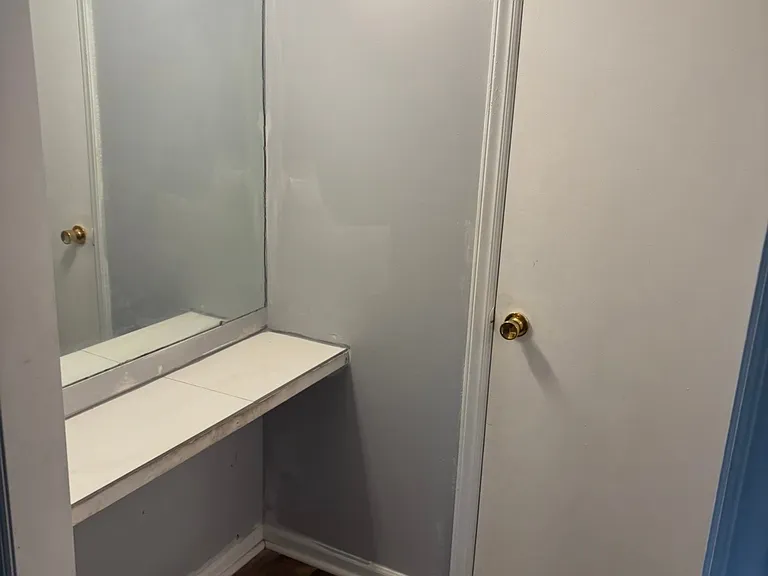 570 Chatsworth Dr — Photo 14