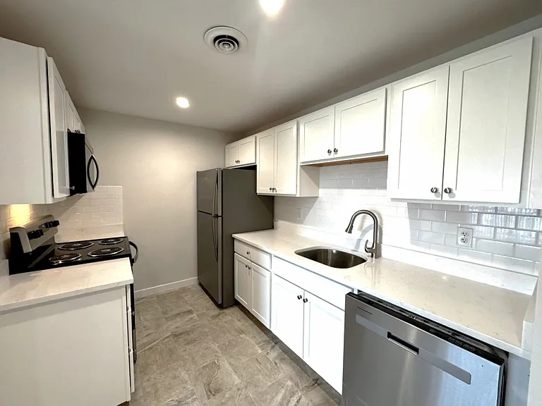 532 Lilac Ln — Photo 6