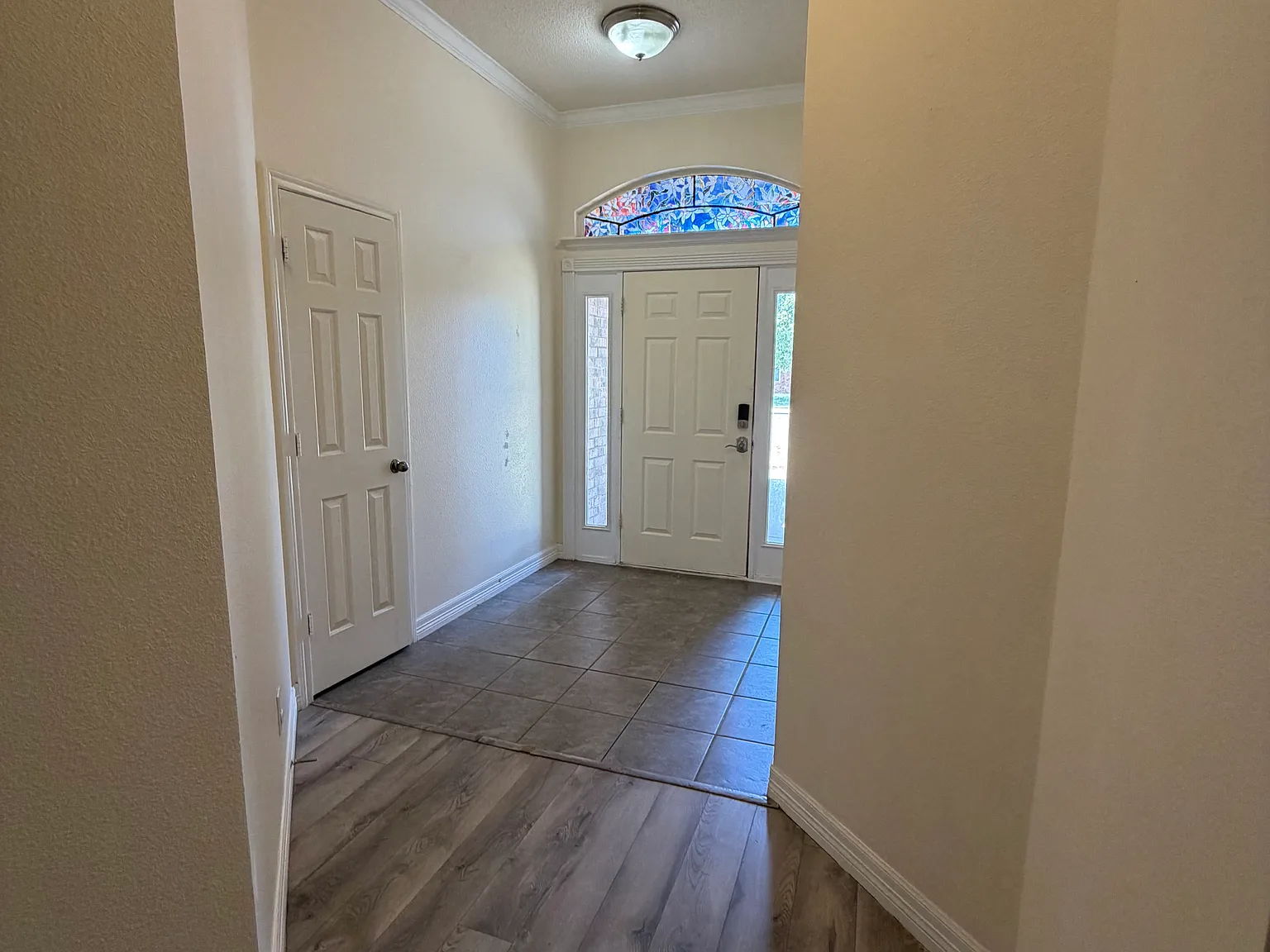 4 bed, 2300 sqft, $2,250 — Photo 3