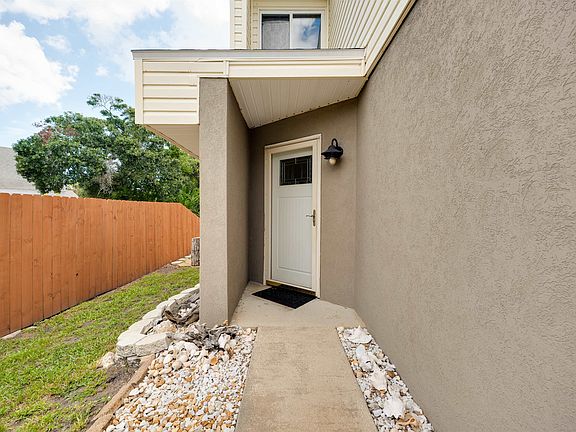 3rd image of 3801 Windjammer Ln