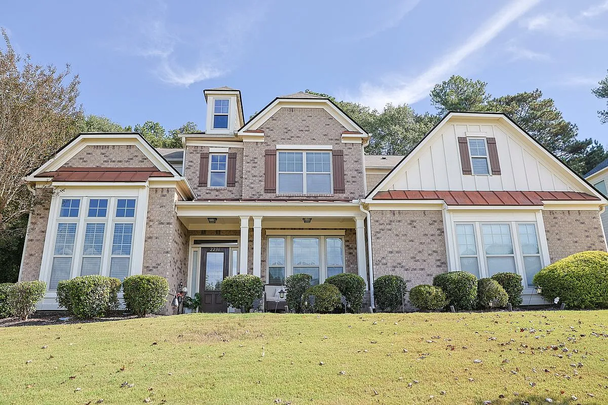 5 bed, 4.5 bath, 4293 sqft, $3,900 — Photo 1