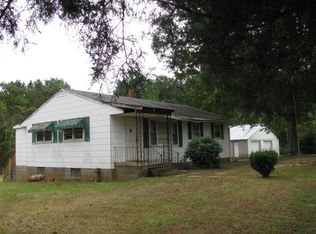 4060 Tanner Town Rd, Brodnax, VA 23920