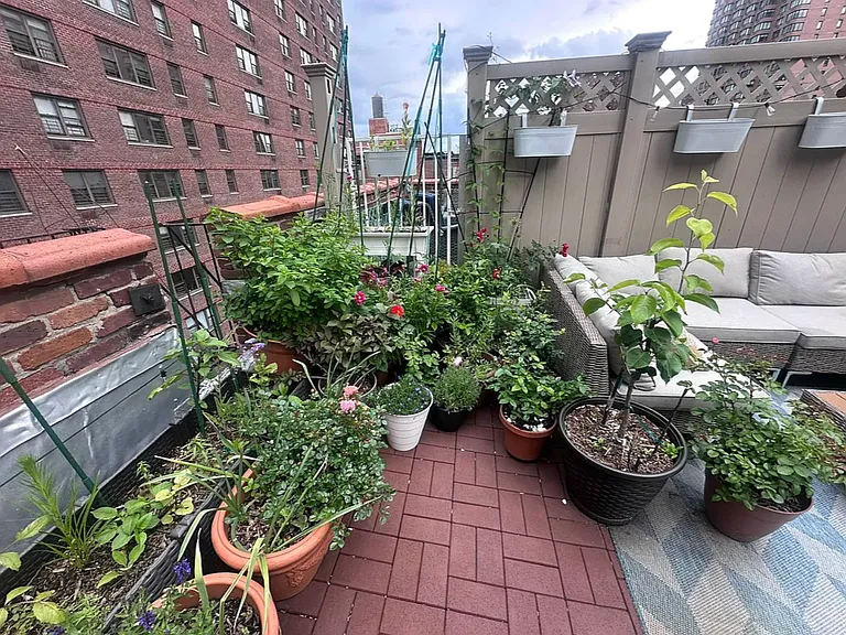 305 E 95th St #6E — Photo 8