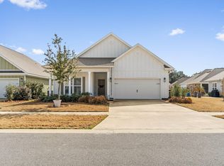 382 Lightning Bug Ln, Freeport, FL 32439