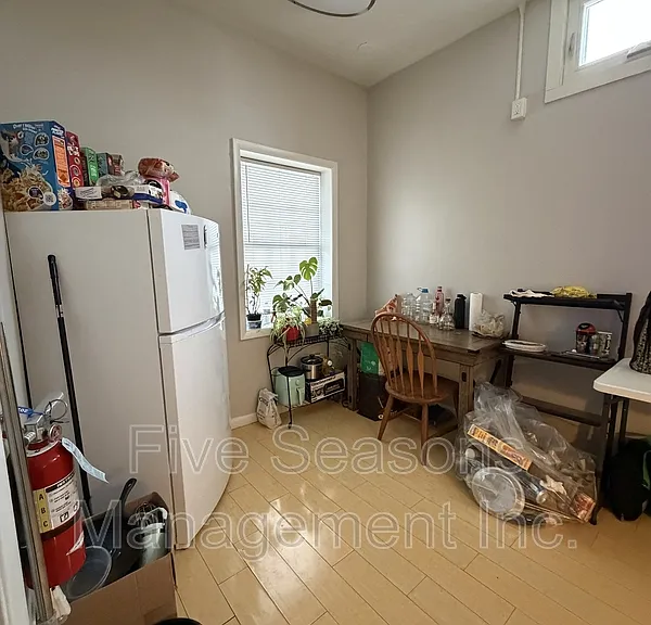 194 North St #10 — Photo 6