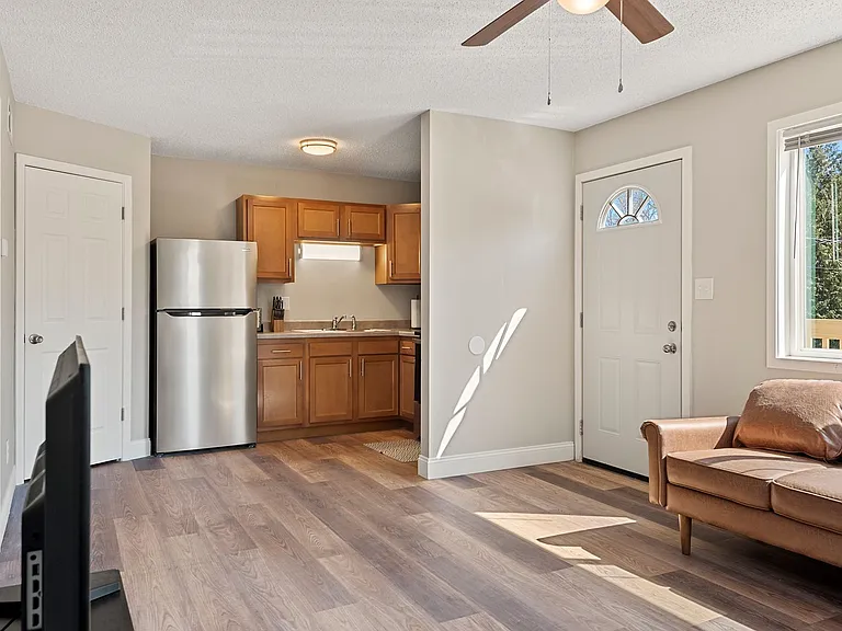 The District Apartments — Photo 2