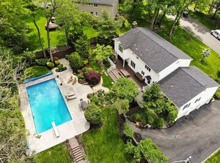 12 Canterbury Dr, North Caldwell, NJ 07006