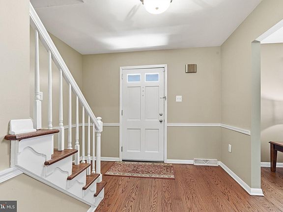 5th image of 205 Marlboro Rd