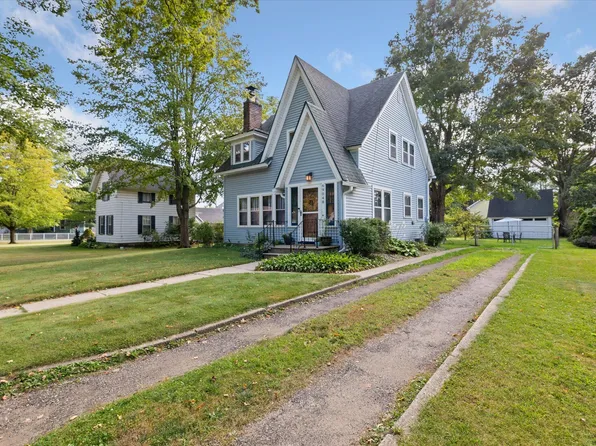 69048 Maple St, Edwardsburg, MI 49112