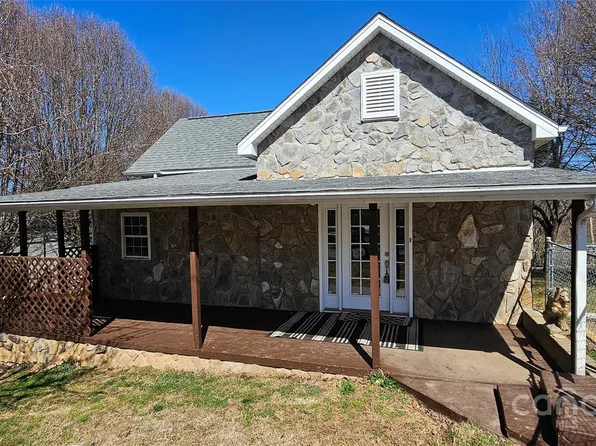 17 Lake St, Granite Falls, NC 28630