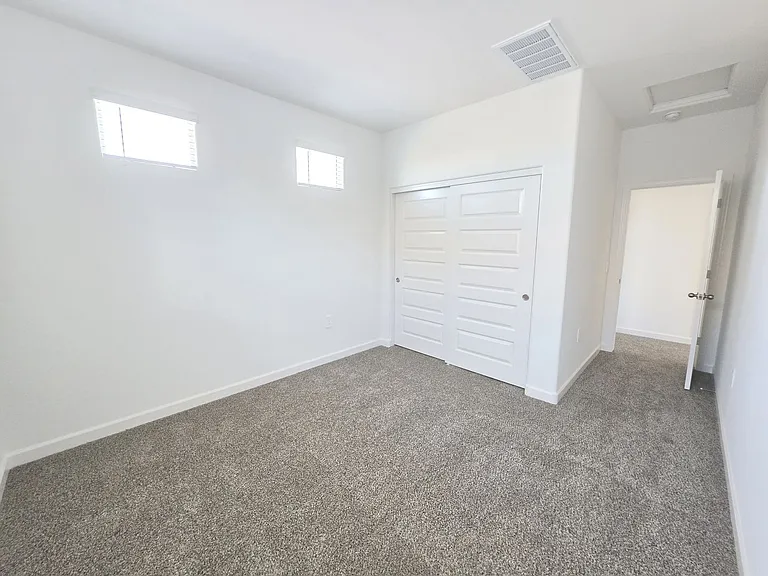 2844 W Shepperd Ave — Photo 23