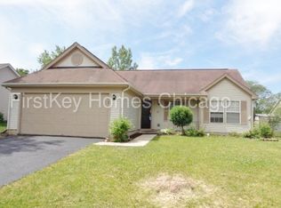 2081 Green Bridge Ln, Hanover Park, IL