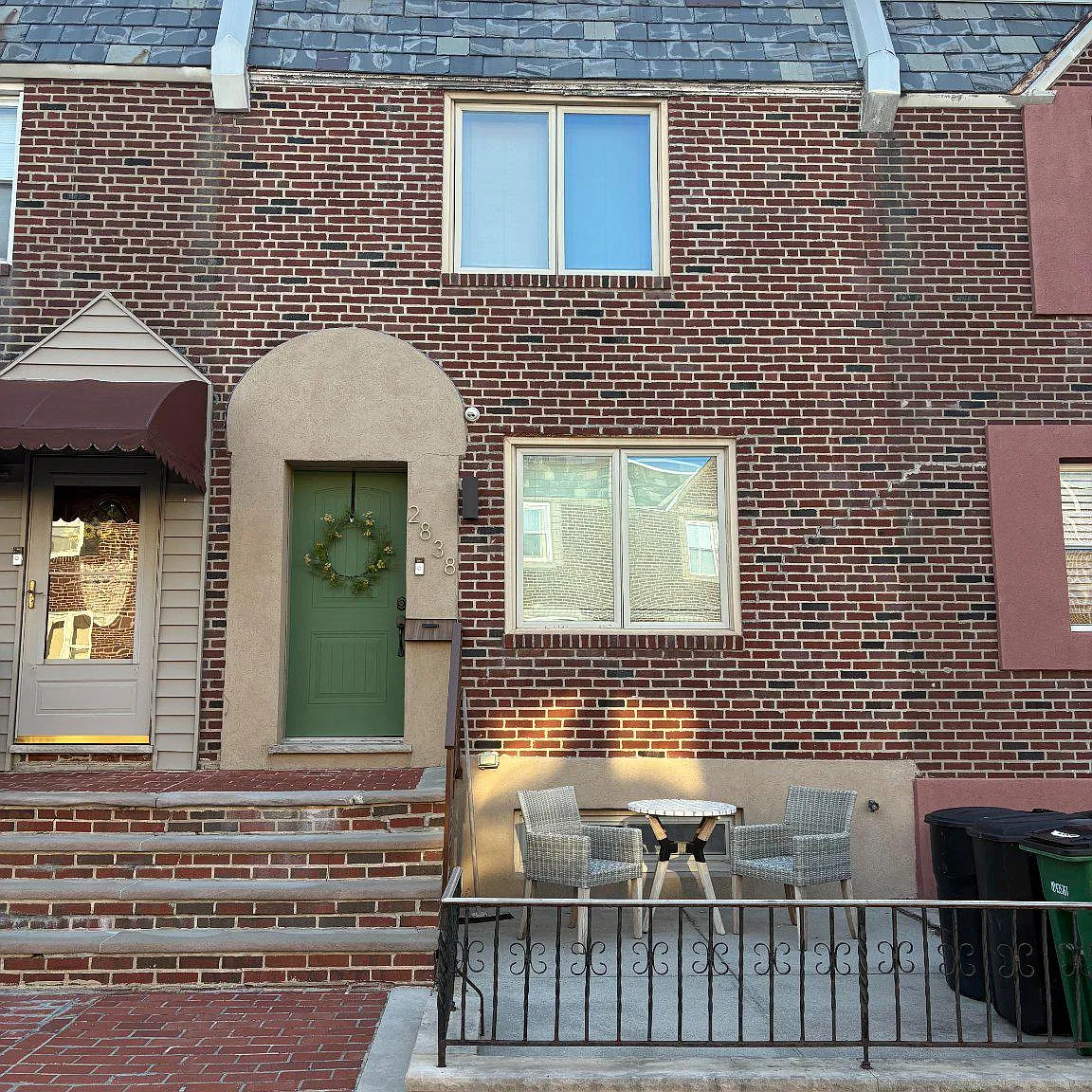 2 bed, 1.0 bath, 812 sqft, $2,100 — Photo 1