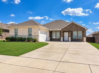 216 Mina St, Red Oak, TX 75154