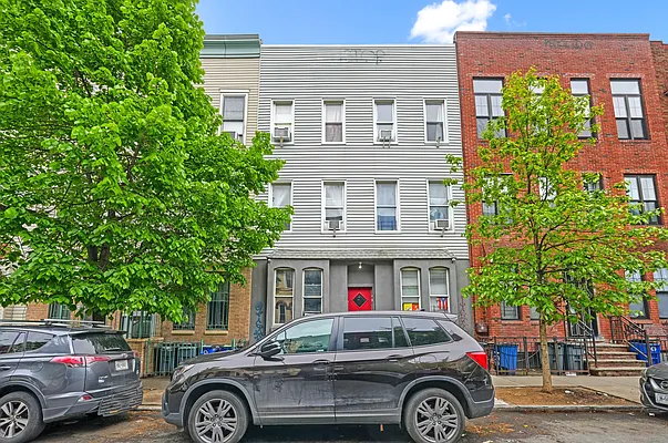 Rented by Brownstone Property Group | media 10