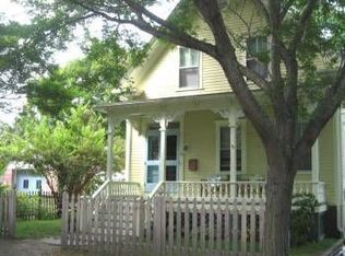 4 Howe St, Bristol, RI 02809