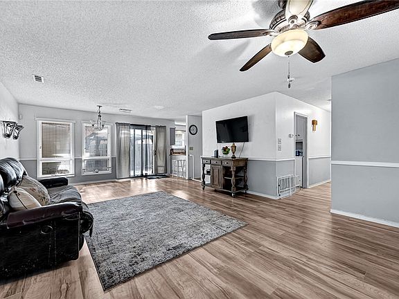 4th image of 21 Mellor Ln