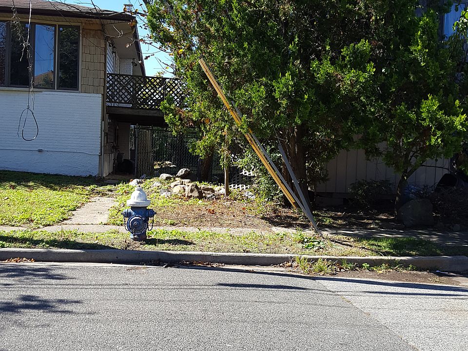 2nd image of 299 Park Ln