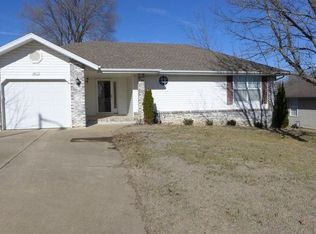 4477 W Portland St, Springfield, MO 65802