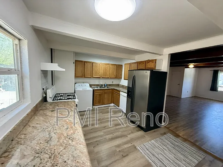 335 Denslowe Dr — Photo 7