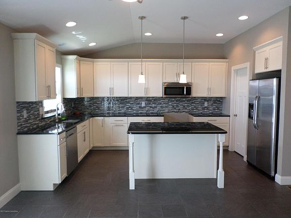 3rd image of 305 26th Ave NE