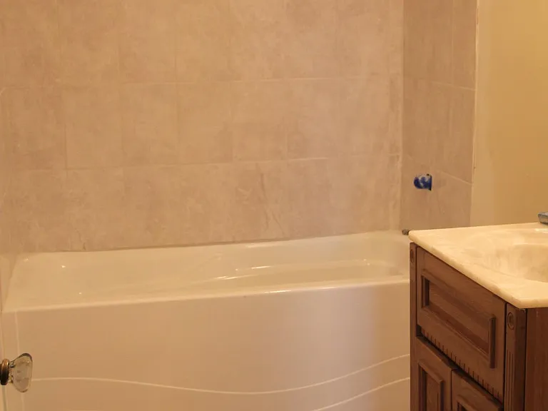 121 Illinois St #2 — Photo 7