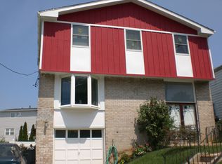 2059 Red Lion Rd, Philadelphia, PA 19115