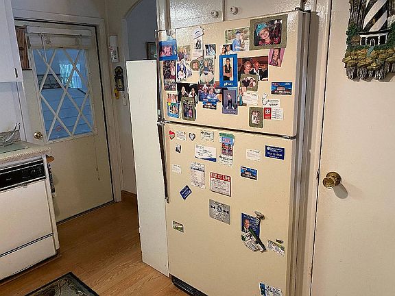 4th image of 108 S Lake Dr #430
