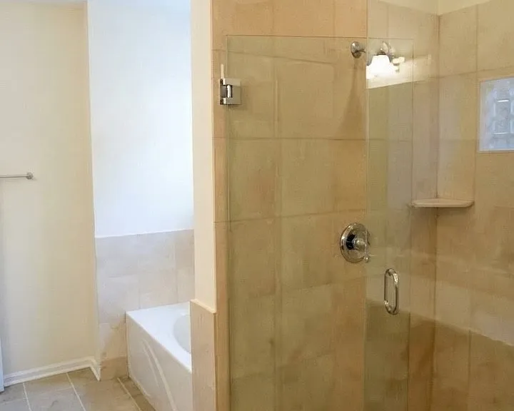 2054 W Chase Ave #1S — Photo 8
