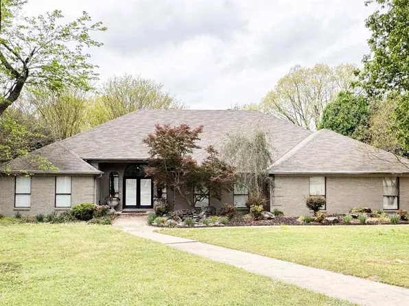 912 Nottingham Ct, Benton, AR 72019