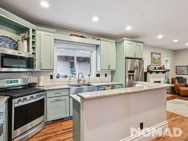 220 S Emerson St — Photo 4