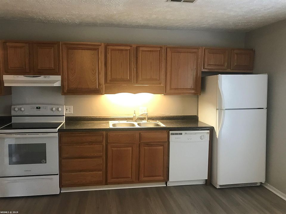 2nd image of 580 Reading Rd APT A